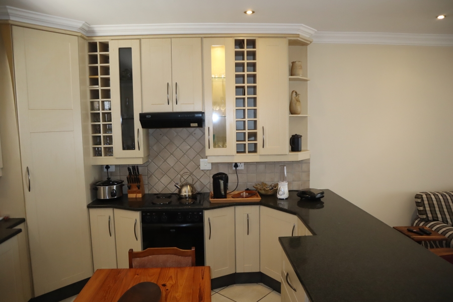 To Let 3 Bedroom Property for Rent in Wavecrest Eastern Cape